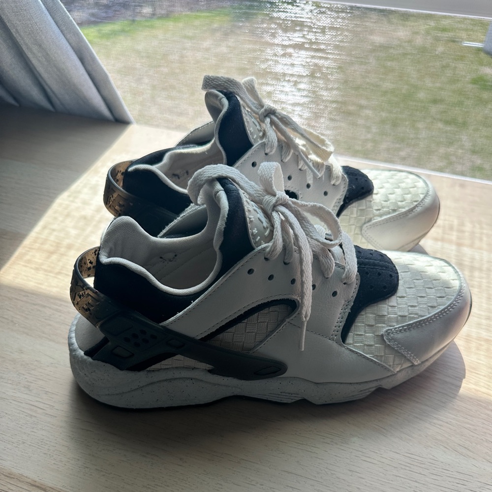 Air Huarache by Nike | Size 8.5
